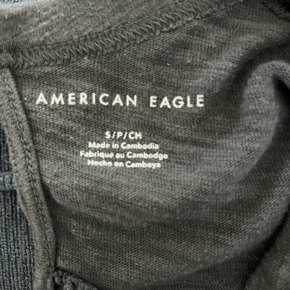 AMERICAN EAGLE keyhole back knit gray hi lo oversized top size S - Picture 3 of 4